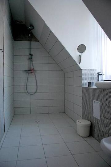 Фото номера Трехместный номер с душем Курортные отели Ośrodek Hipoterapii Zagaje 107 г. Енджеюв 3